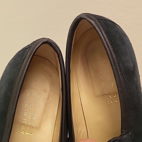 Authentic Gucci Navy Loafer - Picture 9 of 10
